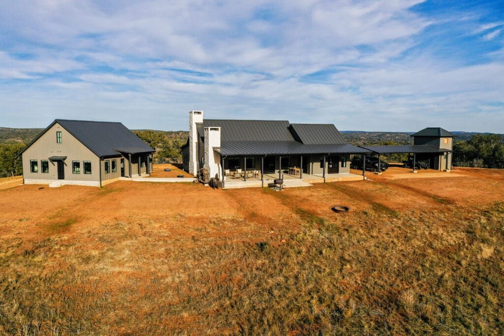 Large home with a spacious yard and barn near Enchanted Rock, located between Austin and Dallas, TX