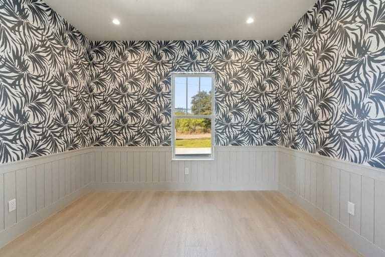 Room with wallpaper featured in Granite Shoals Lodge Gallery near Austin and Dallas TX