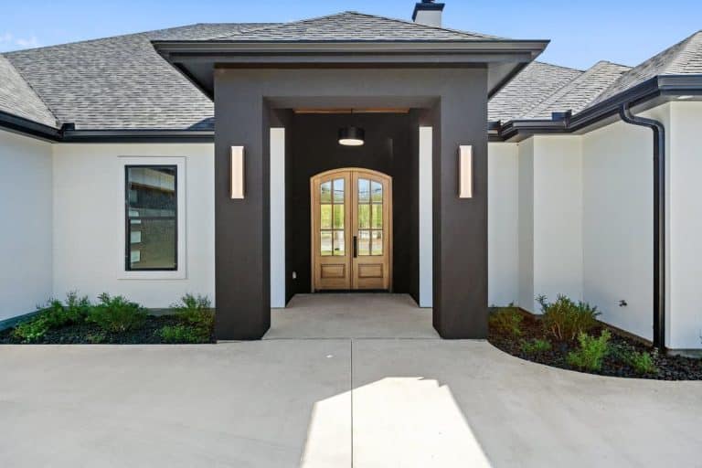 Elegant entryway of Granite Shoals Lodge located near Austin and Dallas, TX.